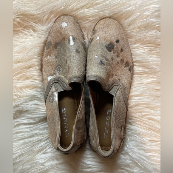 Trask Ali Acid Washed Silver And Tan Polkadot Cowhair Loafers Sz 7 (runs small) - Picture 2 of 9